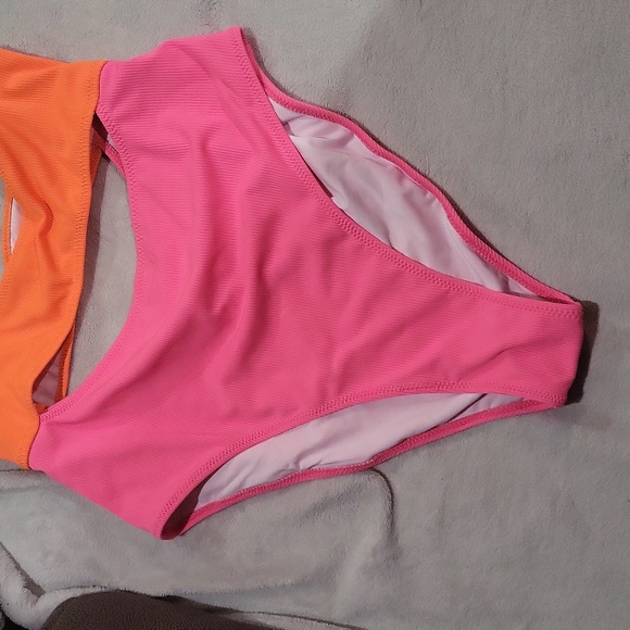 Popvil Swimsuit - Picture 6 of 12